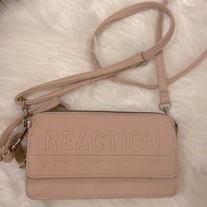 Kenneth Cole Crossbody purse💗